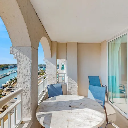 Yacht Club Penthouse Vila